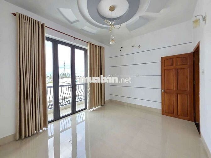 NHÀ 2 LẦU RỘNG RÃI - LIÊN TỔ 1-2 NGUYỄN VĂN CỪ