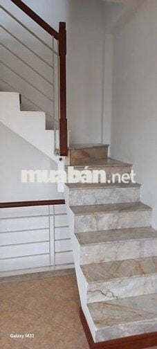 Cần bán nhà riêng ngay sát mặt đường Đại La