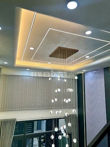 Nhà xây mới 100%. Giá chỉ 6tỷ7. 