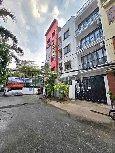 Bán nhà MTNB Sư Vạn Hạnh. DT 4x16m, 5 tầng