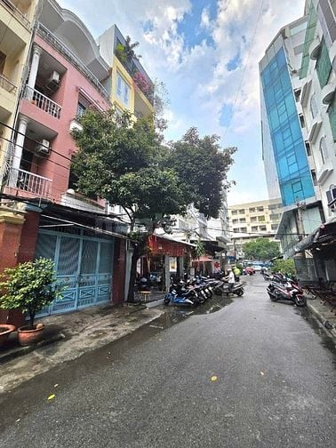 Bán nhà MTNB Sư Vạn Hạnh. DT 4x16m, 5 tầng