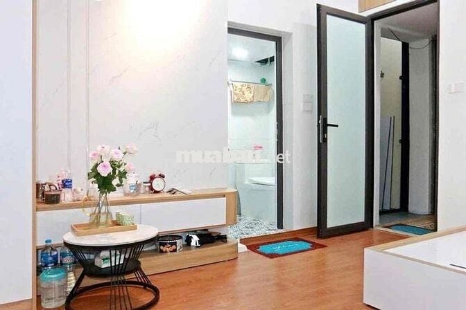 bân nhà tập thể phố Minh Khai nhà đẹp ở ngay lô góc 2 thoáng 50mT1