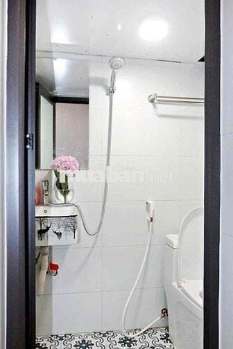 bân nhà tập thể phố Minh Khai nhà đẹp ở ngay lô góc 2 thoáng 50mT1