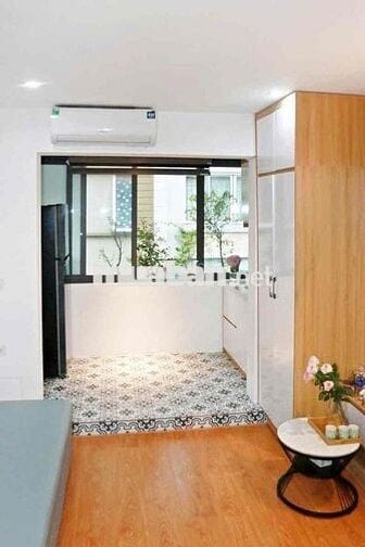 bân nhà tập thể phố Minh Khai nhà đẹp ở ngay lô góc 2 thoáng 50mT1