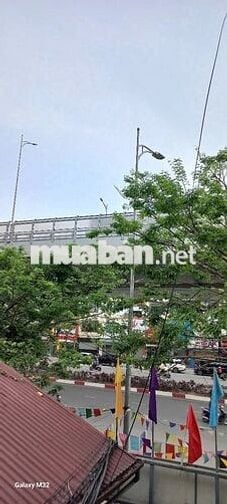 Cần bán nhà riêng ngay sát mặt đường Đại La