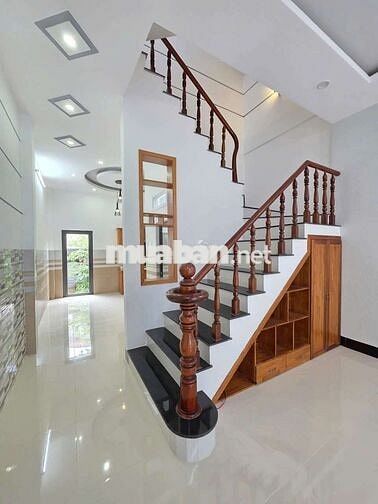 NHÀ 2 LẦU RỘNG RÃI - LIÊN TỔ 1-2 NGUYỄN VĂN CỪ