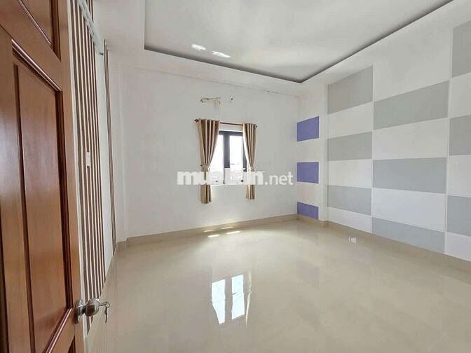 NHÀ 2 LẦU RỘNG RÃI - LIÊN TỔ 1-2 NGUYỄN VĂN CỪ