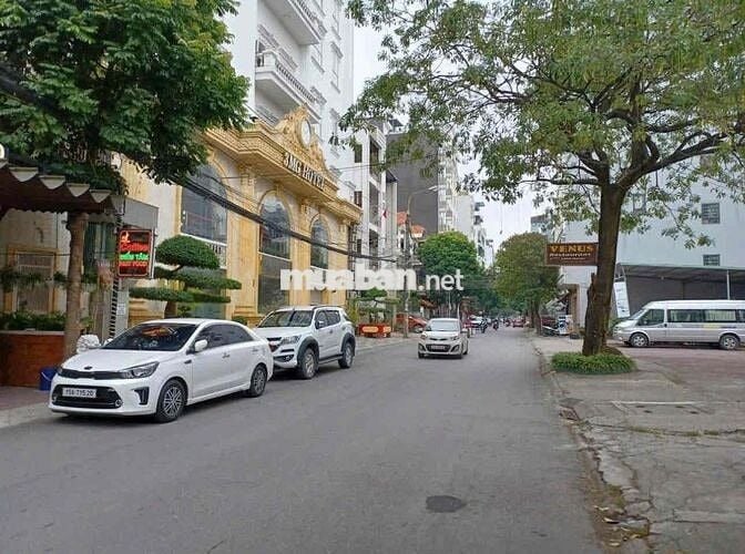 Bán đất mặt đường Hoàng Thế Thiện 100m Đông Nam vị trí đẹp