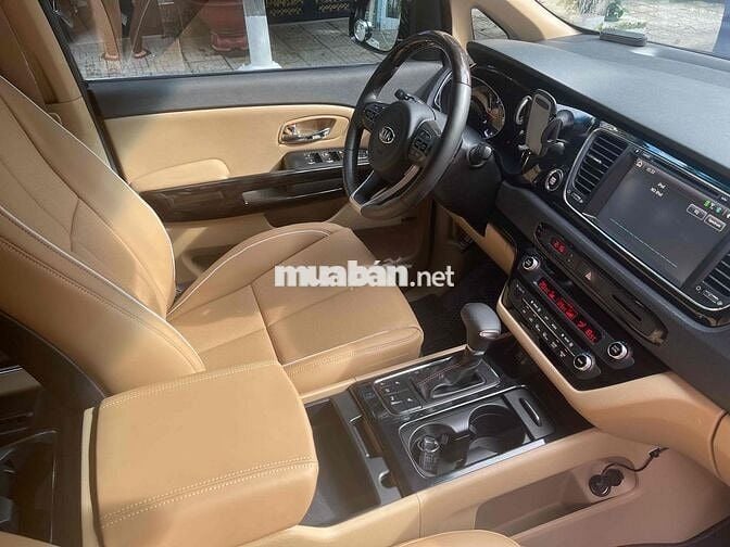 Kia Sedona 2018 2.2L DATH - 90000 km