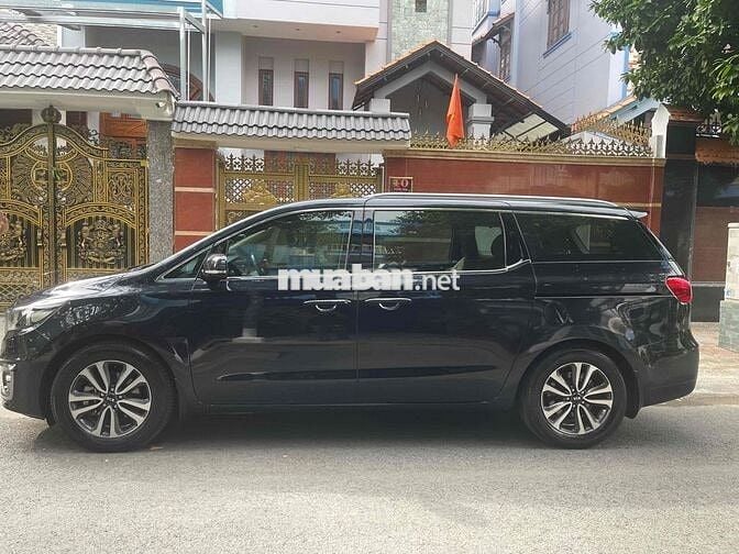 Kia Sedona 2018 2.2L DATH - 90000 km