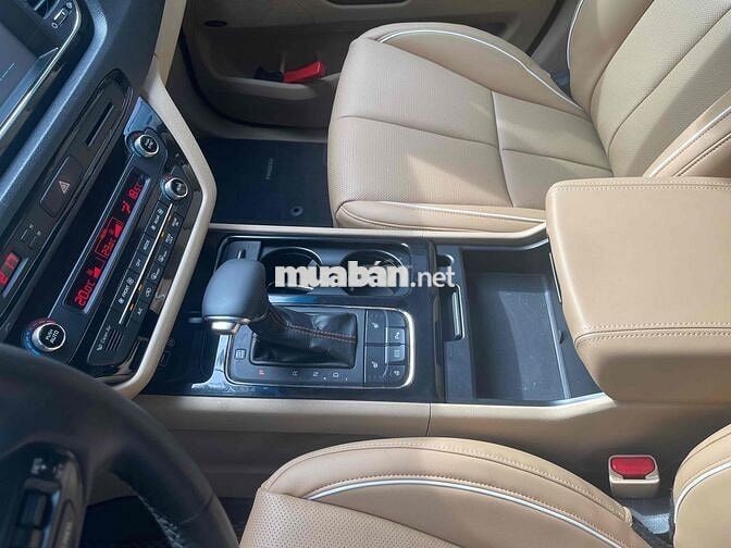 Kia Sedona 2018 2.2L DATH - 90000 km