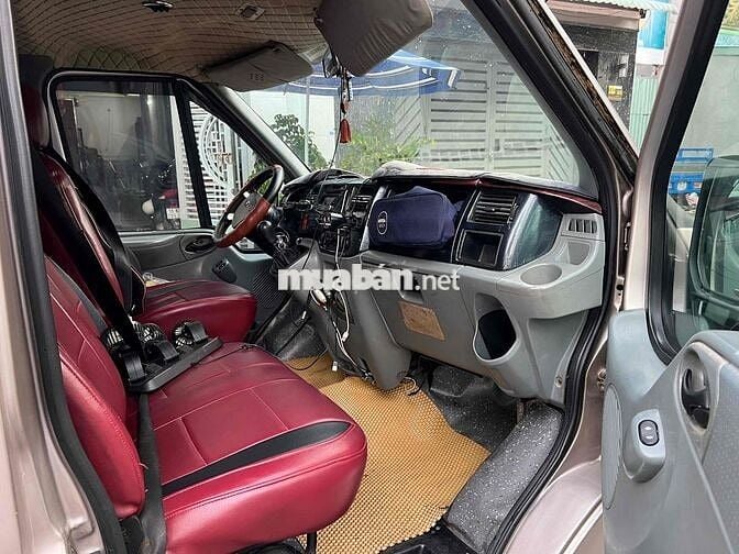 Ford Transit van 6 nghế 900kg 2010 xe rất đẹp
