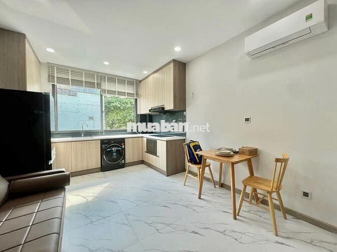 CHDV QUẬN 1 ĐẦY ĐỦ NỘI THẤT - AN NINH - BAN CÔNG THOÁNG- GIÁ SIÊU RẺ