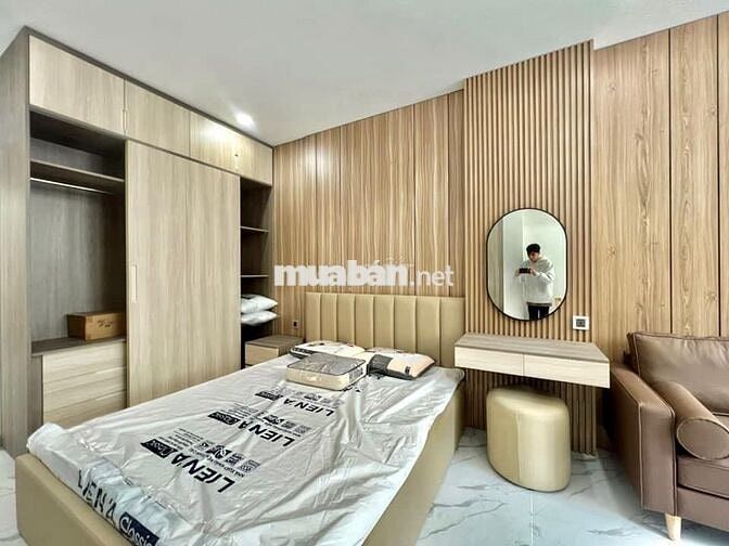 CHDV QUẬN 1 ĐẦY ĐỦ NỘI THẤT - AN NINH - BAN CÔNG THOÁNG- GIÁ SIÊU RẺ