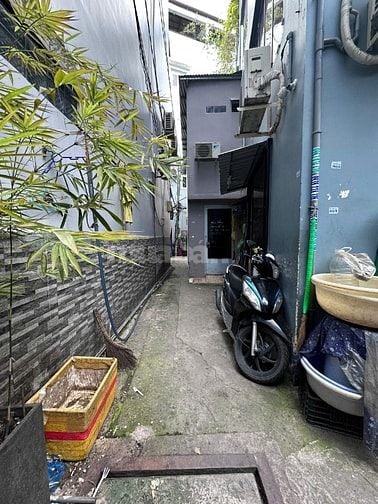 Giảm giá 100tr, chính chủ cần bán nhà CMT8 quận 3