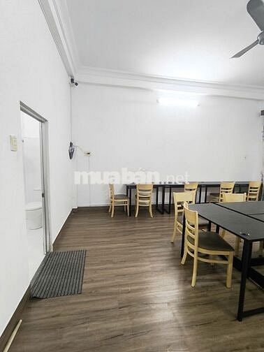 CHÍNH CHỦ CHO THUÊ SÀN VĂN PHÒNG 40M2 CÓ BAN CÔNG RỘNG RÃI GẦN ETOWN