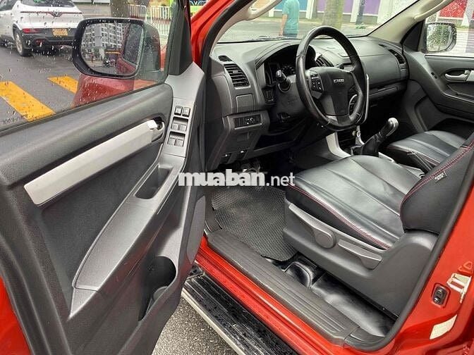 Isuzu Dmax 2017 LS 2.5 4x2 MT - 140000 km
