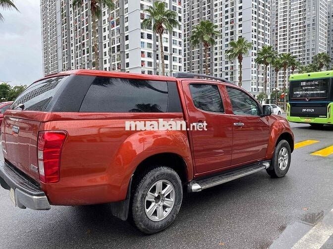 Isuzu Dmax 2017 LS 2.5 4x2 MT - 140000 km