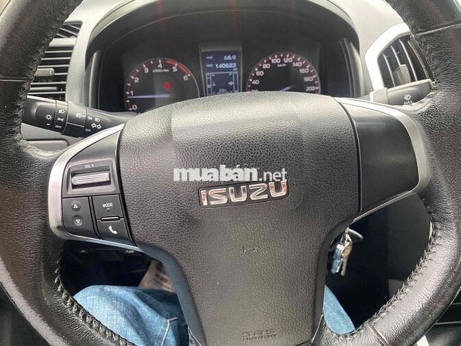 Isuzu Dmax 2017 LS 2.5 4x2 MT - 140000 km