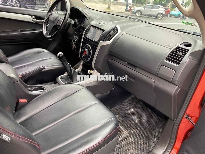 Isuzu Dmax 2017 LS 2.5 4x2 MT - 140000 km