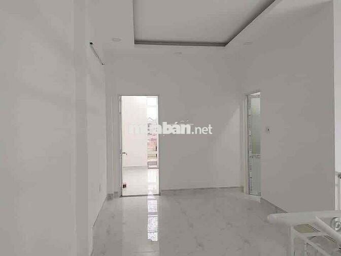 Cho thuê nhà lầu 3PN 120m Sân đậu xe hơi