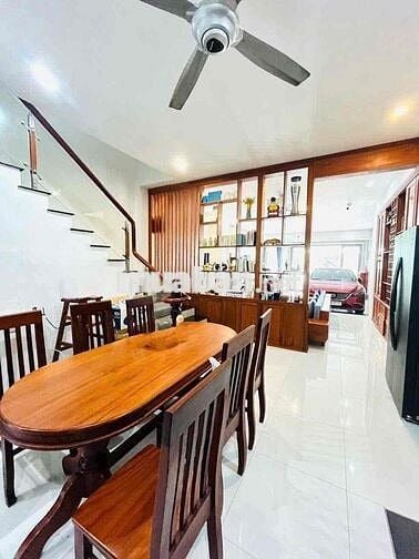 CHO THUÊ NHÀ TRỆT 2 LẦU FULL NỘI THẤT KDC HỒNG LOAN