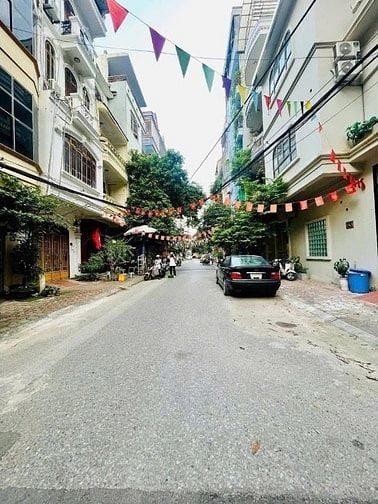 Phạm Tuấn Tài, phân lô 67m2 x 5.9m, bác chủ cần bán sớm có việc nhà