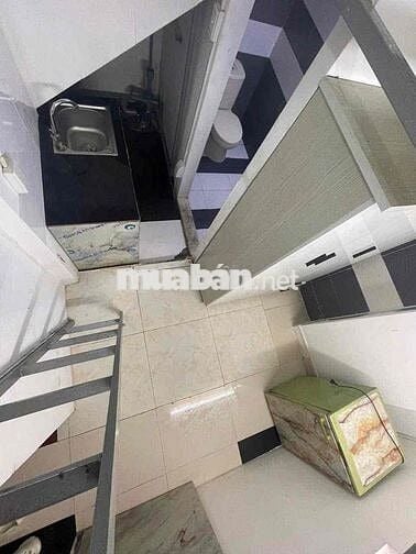 Pass lại phòng có gác, máy lạnh, tủ lạnh, tủ đồ