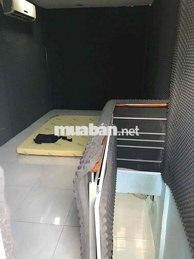nhà 1 lầu 1pn 1wc có máy lạnh tủ lanh đ 16 gần bình triệu
