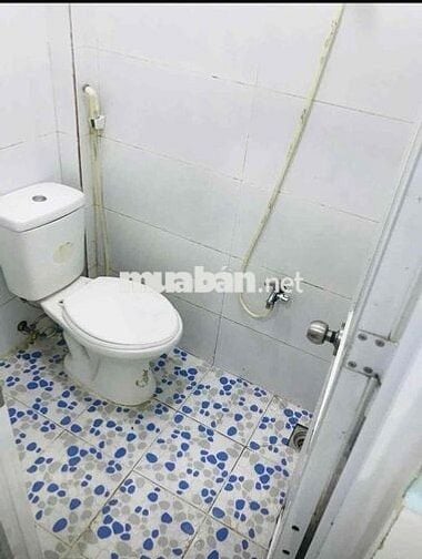 nhà 1 lầu 1pn 1wc có máy lạnh tủ lanh đ 16 gần bình triệu