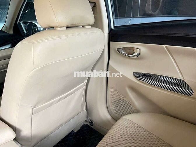 Cần bán xe 4 chỗ TOyata - 2016