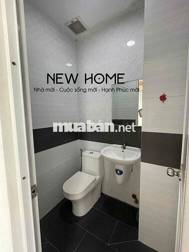 Phòng full nội thất có thang máy giá 4tr7