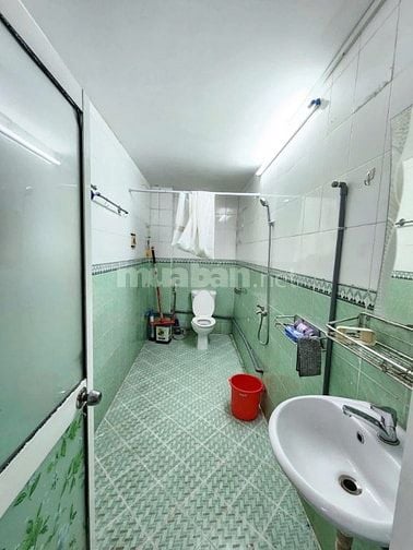 CHO THUÊ CĂN HỘ CÓ GÁC, CHDV 2 PN RỘNG 60M2, BẾP, WC RIÊNG GẦN SÂN BAY