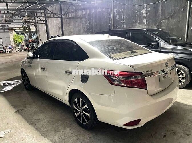 Cần bán xe 4 chỗ TOyata - 2016