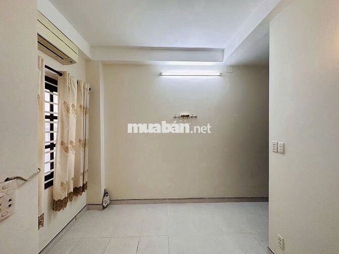 Cho thuê nhà HBG Trần Hưng Đạo, P.P Ngũ Lão Quận 1.