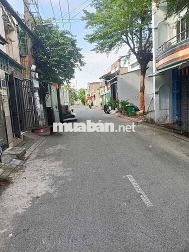 nhà trệt 2 lầu full nội thất có 3 phòng ngủ 2wc sân thượng