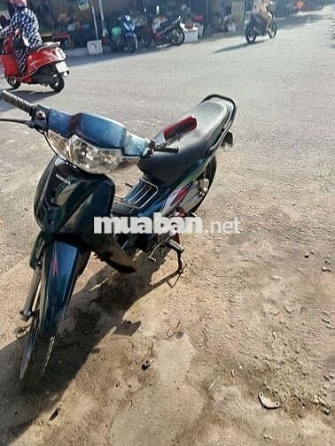 Trời mưa gió để chật nhà cần bán.