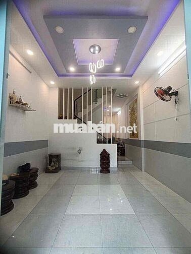 nhà trệt 2 lầu full nội thất có 3 phòng ngủ 2wc sân thượng