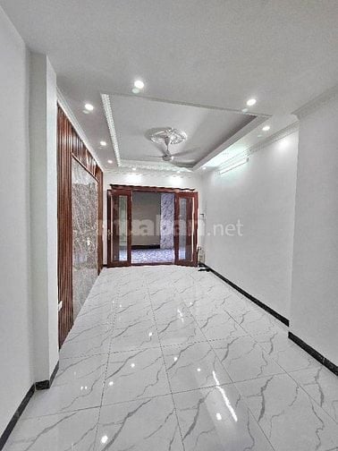 Nhà Mới Cứng – Sống Chất Tại Phúc Lợi 5 tầng 