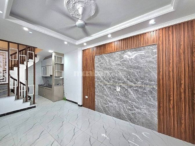 Nhà Mới Cứng – Sống Chất Tại Phúc Lợi 5 tầng 