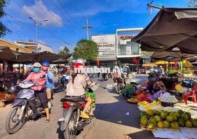 Mắc nợ ngân hàng cần bán gấp miếng đất 450m2