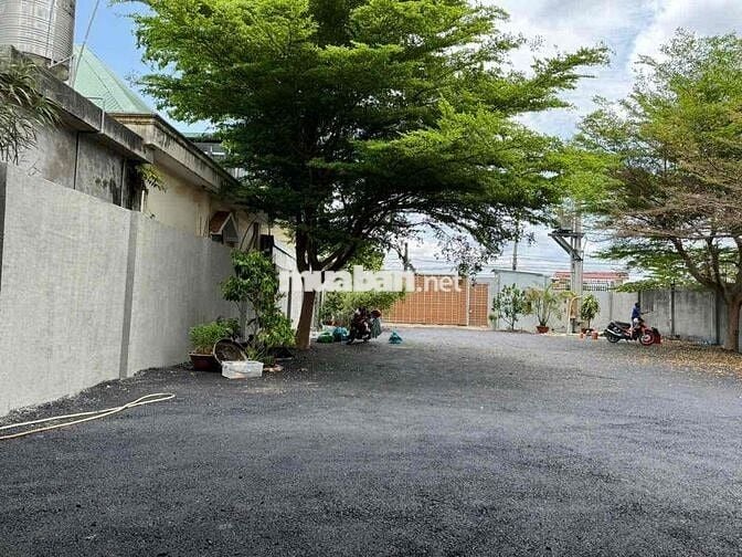 Bán đất tặng kho xưởng 1100m^2 đất thổ cư Xã Phú Hữu, Đồng Nai