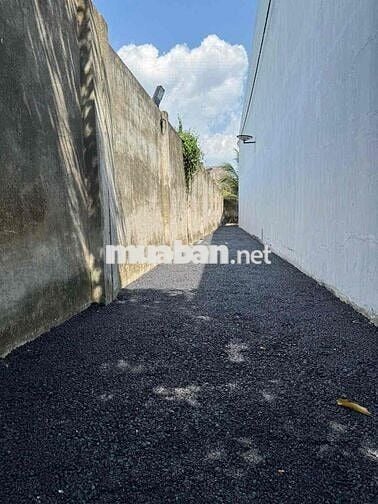 Bán đất tặng kho xưởng 1100m^2 đất thổ cư Xã Phú Hữu, Đồng Nai