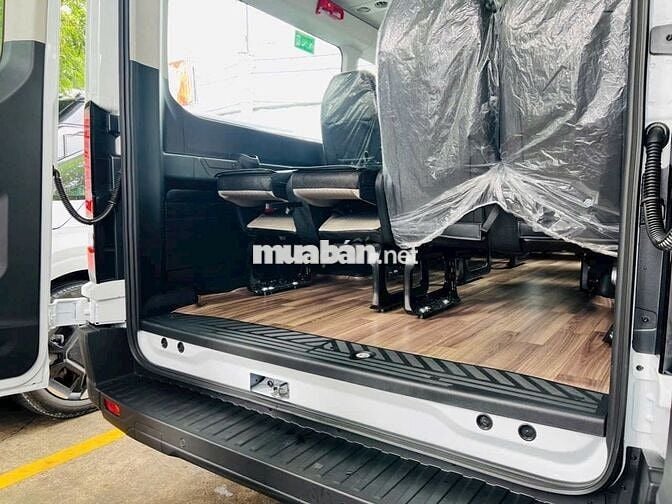 Ford Transit 18 Chỗ -  Sẵn Xe Giao Ngay + HT Vay