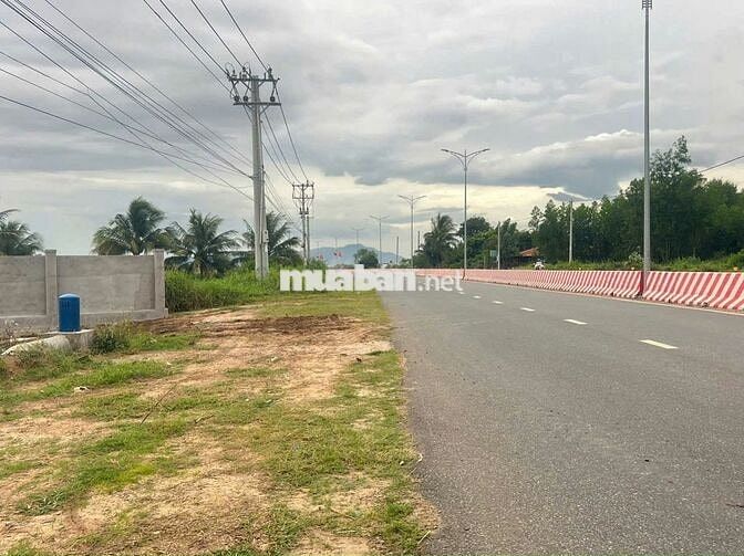Bán gấp lô đất thổ cư mặt tiền QL91, xã Mỹ Phú, Châu Phú m, An Giang