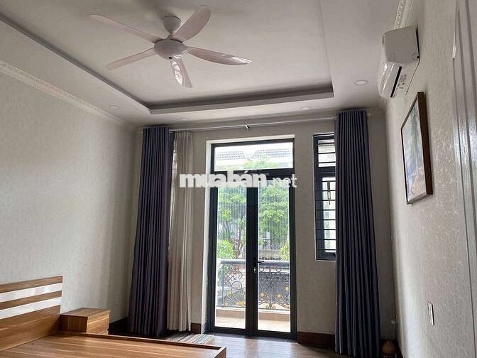 Cho thuê nhà gần hội trường Đông Hòa