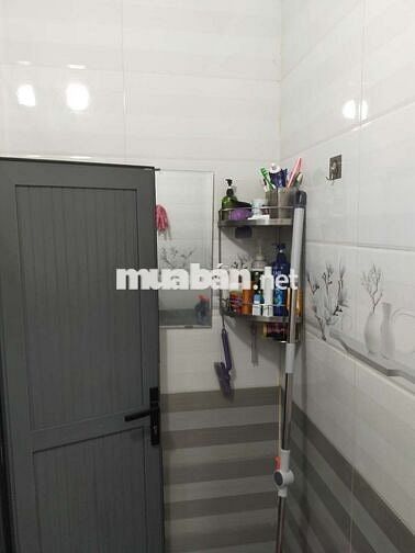 Bán nhà mặt tiền hẻm.Dt 4x6 . 1 lầu 1 trệt. Giá bán 2tỷ450