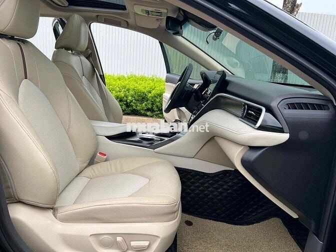 Toyota Camry 2022 2.5Q - 60000 km