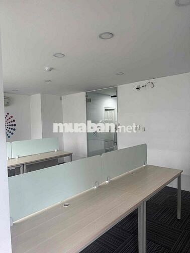 Cho thuê văn phòng tại quận 1 sẵn nội thất như hình