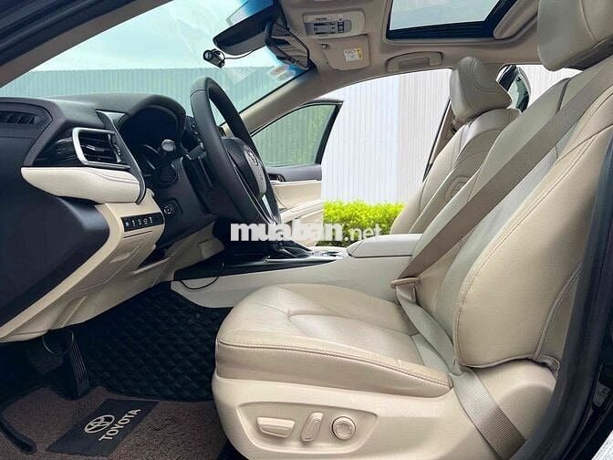 Toyota Camry 2022 2.5Q - 60000 km